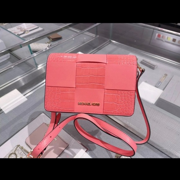 Handbags - Michael Kors Mercer Crossbody